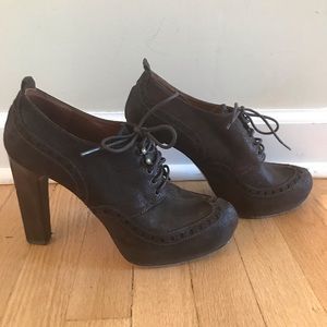 Hilfiger Collection heeled laced oxfords
